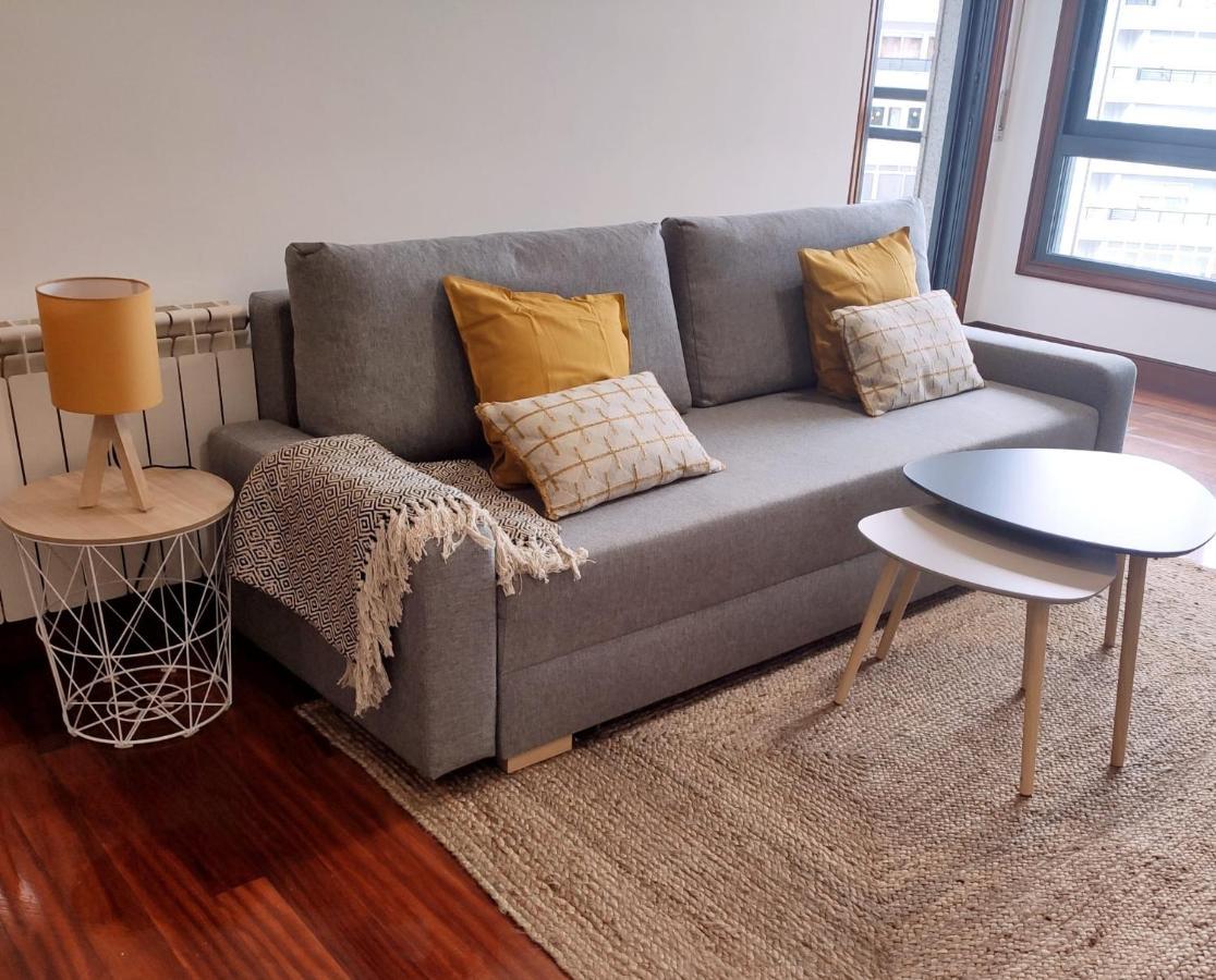 Espectacular Apartamento Olivico Con Parking Vigo Exterior photo